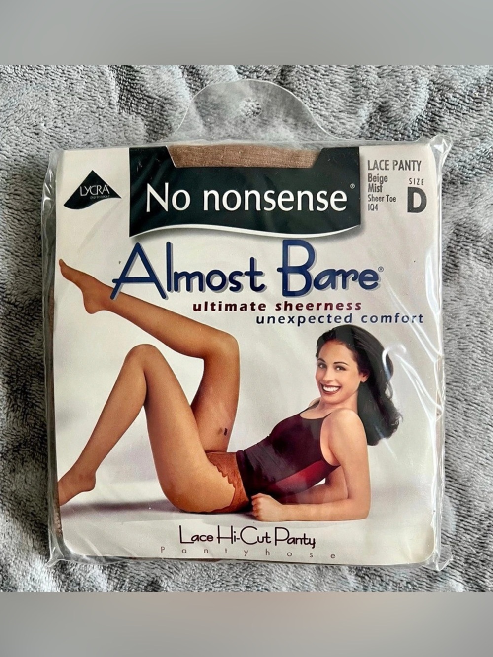 Vintage No Nonsense Almost Bare Beige Mist Lace Pantyhose Size D NIP